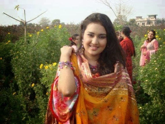 Pakistani Village Girls Photos